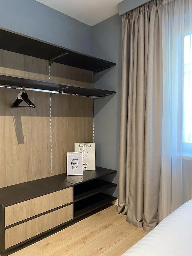 Hotel Living Studio Apartments Tirana